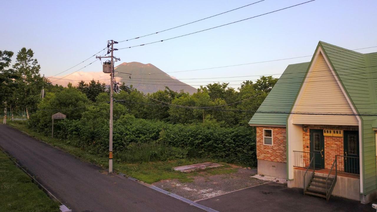Yotei Townhouse - 2 Bedrooms With Covered Bbq Deck Нісеко Екстер'єр фото