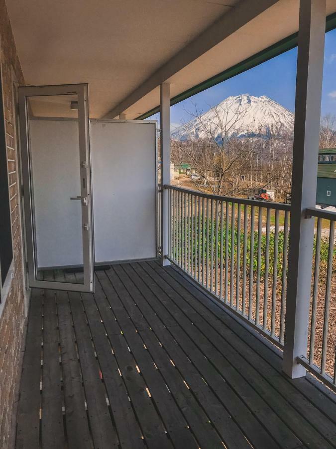 Yotei Townhouse - 2 Bedrooms With Covered Bbq Deck Нісеко Екстер'єр фото
